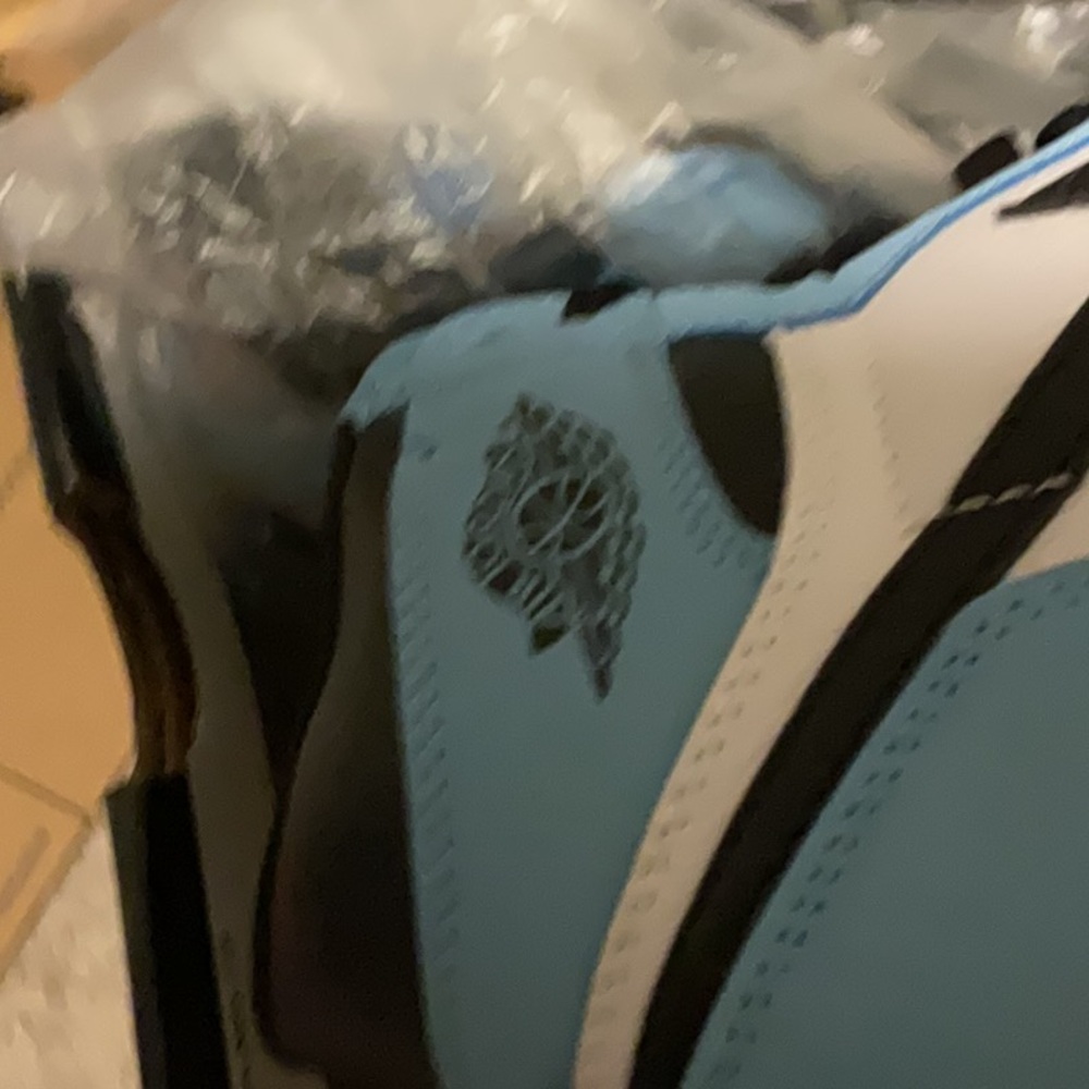 Nike Boys Size 7 High Top Shoes - Picture 3 of 3